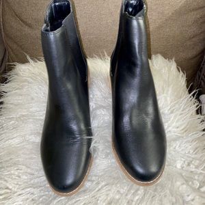 New Gap Leather Ankle booties SZ 7